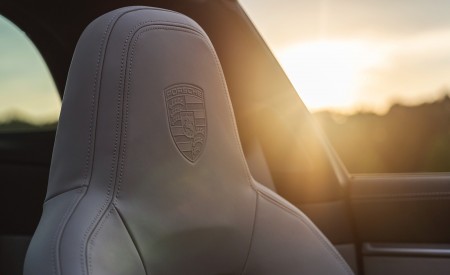 2021 Porsche 911 Targa 4 (Color: Gentian Blue) Interior Seats Wallpapers 450x275 (74)
