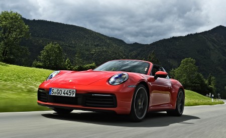 2021 Porsche 911 Targa 4S (Color: Guards Red) Front Three-Quarter Wallpapers 450x275 (92)