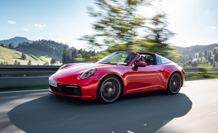 2021 Porsche 911 Targa 4S (Color: Guards Red) Front Three-Quarter Wallpapers 450x275 (93)