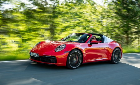2021 Porsche 911 Targa 4S (Color: Guards Red) Front Three-Quarter Wallpapers 450x275 (102)