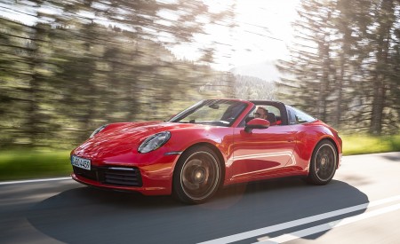 2021 Porsche 911 Targa 4S (Color: Guards Red) Front Three-Quarter Wallpapers 450x275 (95)