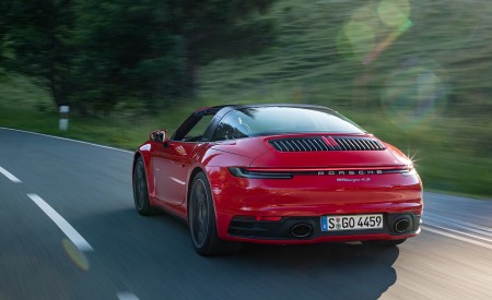 2021 Porsche 911 Targa 4S (Color: Guards Red) Rear Three-Quarter Wallpapers 450x275 (89)