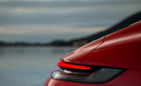2021 Porsche 911 Targa 4S (Color: Guards Red) Tail Light Wallpapers 450x275 (119)
