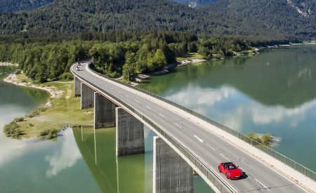 2021 Porsche 911 Targa 4S (Color: Guards Red) Top Wallpapers 450x275 (116)