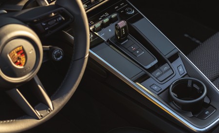 2021 Porsche 911 Targa 4S (Color: Racing Yellow) Central Console Wallpapers 450x275 (72)
