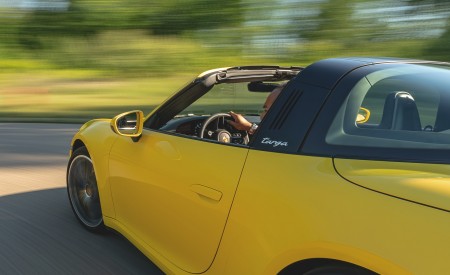 2021 Porsche 911 Targa 4S (Color: Racing Yellow) Detail Wallpapers 450x275 (39)