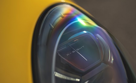 2021 Porsche 911 Targa 4S (Color: Racing Yellow) Headlight Wallpapers 450x275 (43)
