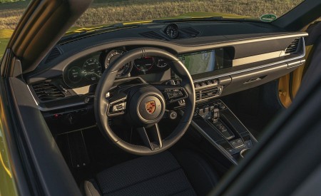2021 Porsche 911 Targa 4S (Color: Racing Yellow) Interior Wallpapers  450x275 (67)