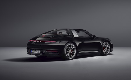 2021 Porsche 911 Targa 4S Rear Three-Quarter Wallpapers 450x275 (138)