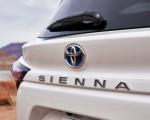 2021 Toyota Sienna Limited Hybrid Badge Wallpapers 150x120 (5)