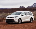 2021 Toyota Sienna Limited Hybrid Front Three-Quarter Wallpapers 150x120 (2)