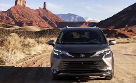 2021 Toyota Sienna Platinum Hybrid Front Wallpapers 450x275 (3)