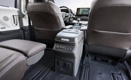 2021 Toyota Sienna Platinum Hybrid Interior Wallpapers 450x275 (14)