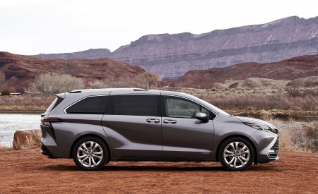 2021 Toyota Sienna Platinum Hybrid Side Wallpapers 450x275 (8)