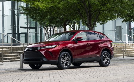2021 Toyota Venza Hybrid LE Front Three-Quarter Wallpapers 450x275 (7)