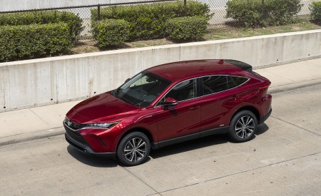 2021 Toyota Venza Hybrid LE Front Three-Quarter Wallpapers 450x275 (9)