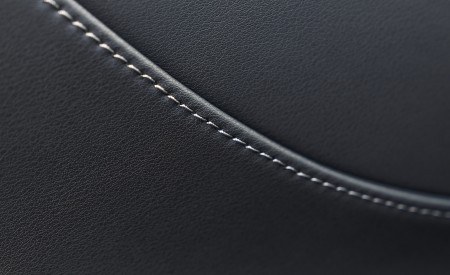 2021 Toyota Venza Hybrid LE Interior Detail Wallpapers 450x275 (31)