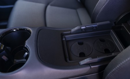 2021 Toyota Venza Hybrid LE Interior Detail Wallpapers 450x275 (33)