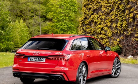 2020 Audi S6 Avant TDI (Color: Tango Red) Rear Three-Quarter Wallpapers 450x275 (13)