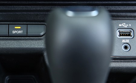 2020 Jeep Compass (Euro-Spec) Interior Detail Wallpapers 450x275 (19)