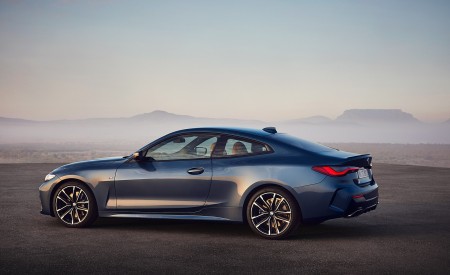 2021 BMW M440i xDrive Coupe Side Wallpapers 450x275 (56)