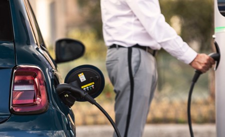 2021 Fiat 500 la Prima EV Charging Wallpapers 450x275 (19)