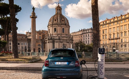 2021 Fiat 500 la Prima EV Charging Wallpapers 450x275 (11)
