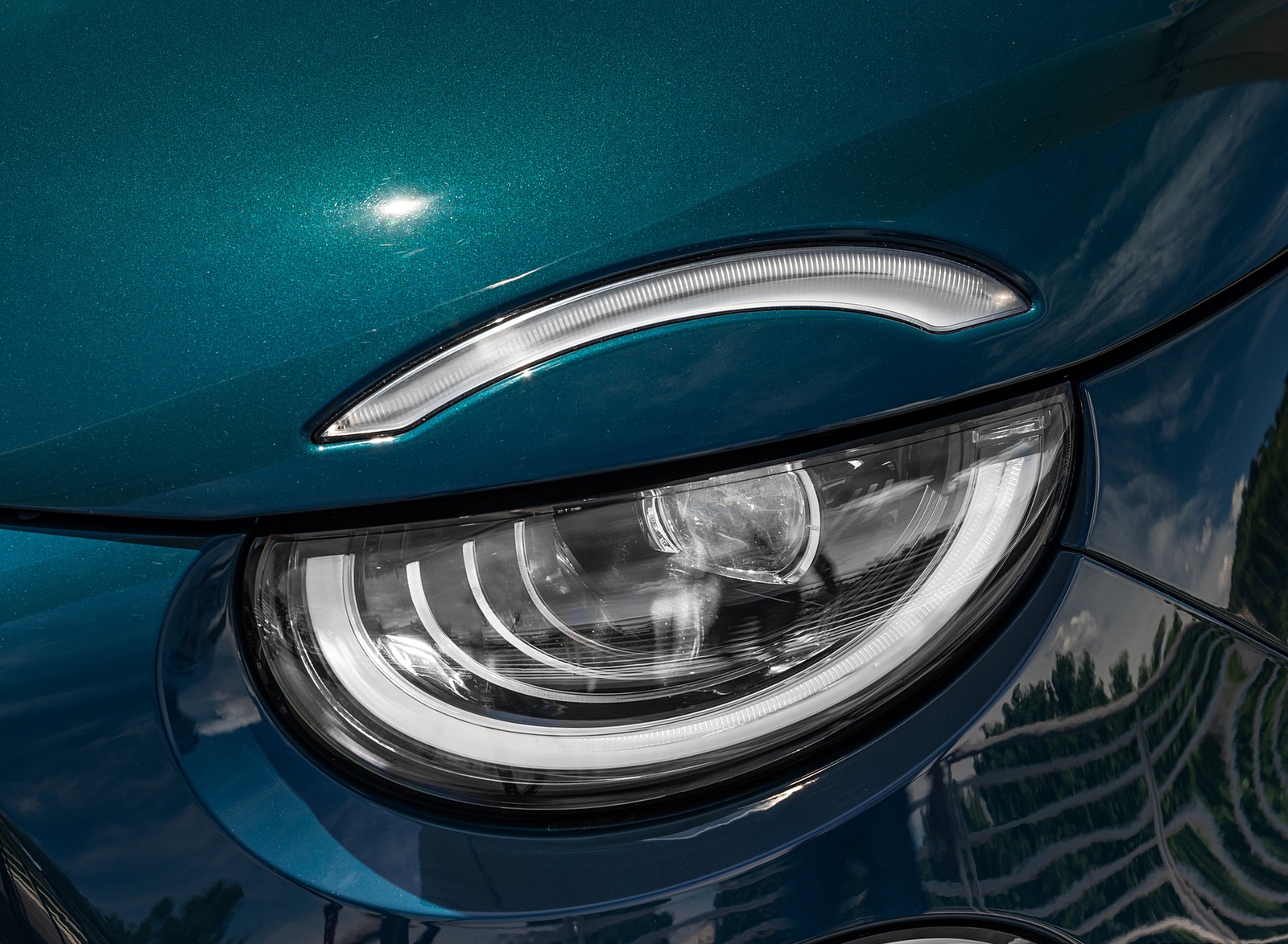 2021 Fiat 500 la Prima EV Headlight Wallpapers (13)