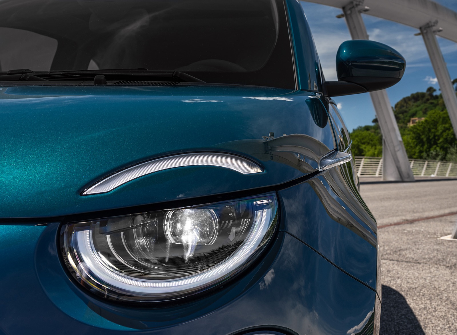 2021 Fiat 500 la Prima EV Headlight Wallpapers (12)