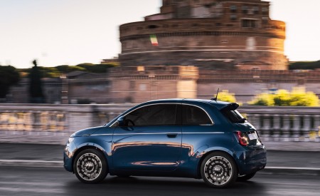 2021 Fiat 500 la Prima EV Side Wallpapers 450x275 (5)
