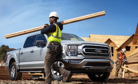 2021 Ford F-150 XLT Front Three-Quarter Wallpapers 450x275 (14)