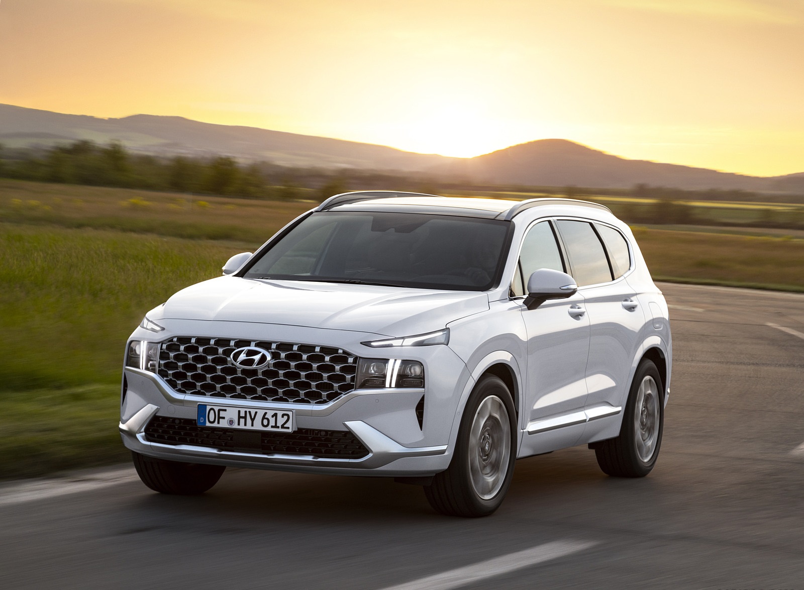 2021 Hyundai Santa Fe Front Three-Quarter Wallpapers (1)