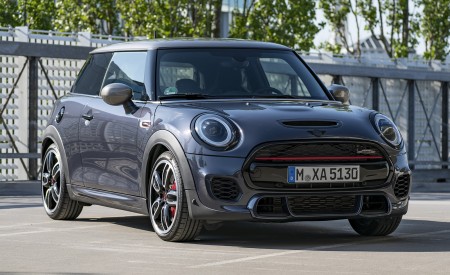 2021 MINI John Cooper Works GP Pack Front Three-Quarter Wallpapers 450x275 (9)