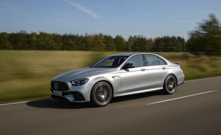 2021 Mercedes-AMG E 63 S 4MATIC+ (Color: High-Tech Silver Metallic) Front Three-Quarter Wallpapers 450x275 (3)