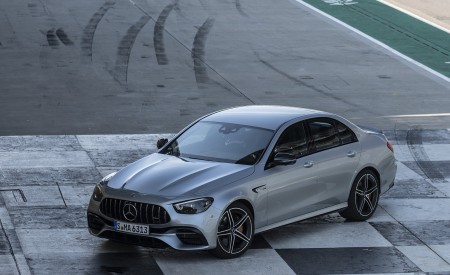 2021 Mercedes-AMG E 63 S 4MATIC+ (Color: High-Tech Silver Metallic) Front Three-Quarter Wallpapers 450x275 (36)