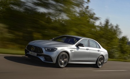 2021 Mercedes-AMG E 63 S 4MATIC+ (Color: High-Tech Silver Metallic) Front Three-Quarter Wallpapers 450x275 (5)