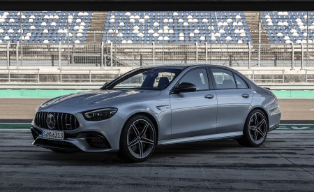 2021 Mercedes-AMG E 63 S 4MATIC+ (Color: High-Tech Silver Metallic) Front Three-Quarter Wallpapers 450x275 (15)