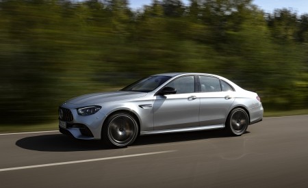2021 Mercedes-AMG E 63 S 4MATIC+ (Color: High-Tech Silver Metallic) Front Three-Quarter Wallpapers 450x275 (7)