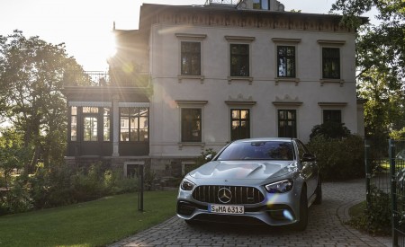 2021 Mercedes-AMG E 63 S 4MATIC+ (Color: High-Tech Silver Metallic) Front Wallpapers 450x275 (23)