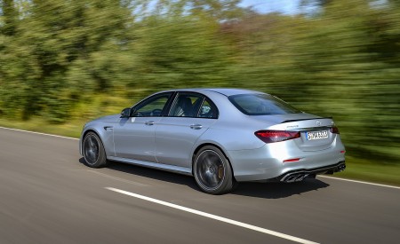 2021 Mercedes-AMG E 63 S 4MATIC+ (Color: High-Tech Silver Metallic) Rear Three-Quarter Wallpapers 450x275 (9)