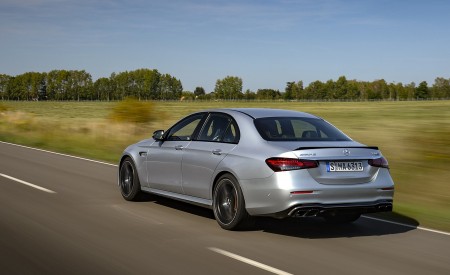 2021 Mercedes-AMG E 63 S 4MATIC+ (Color: High-Tech Silver Metallic) Rear Three-Quarter Wallpapers 450x275 (10)