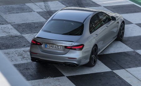 2021 Mercedes-AMG E 63 S 4MATIC+ (Color: High-Tech Silver Metallic) Rear Wallpapers 450x275 (38)