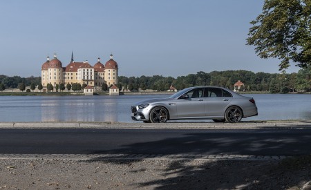 2021 Mercedes-AMG E 63 S 4MATIC+ (Color: High-Tech Silver Metallic) Side Wallpapers 450x275 (25)