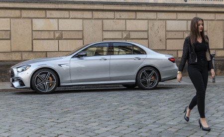 2021 Mercedes-AMG E 63 S 4MATIC+ (Color: High-Tech Silver Metallic) Side Wallpapers 450x275 (29)