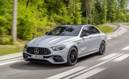 2021 Mercedes-AMG E 63 S (Color: Hightech Silver Metallic) Front Three-Quarter Wallpapers 450x275 (75)