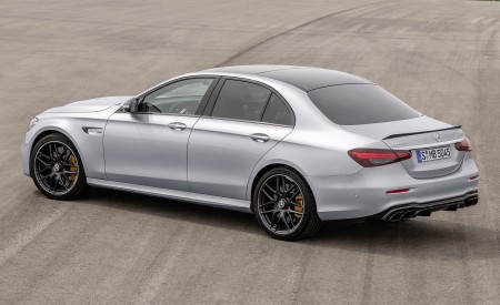 2021 Mercedes-AMG E 63 S (Color: Hightech Silver Metallic) Rear Three-Quarter Wallpapers 450x275 (88)
