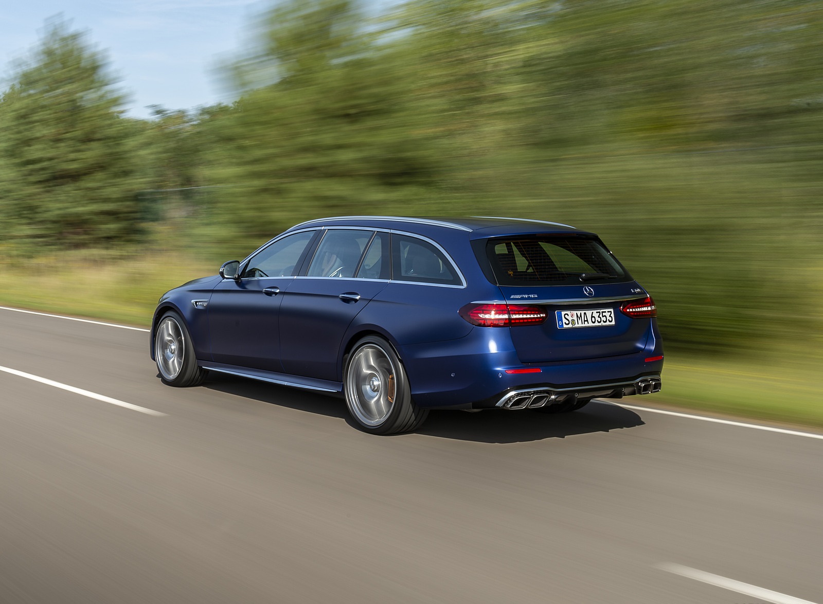 2021 Mercedes-AMG E 63 S Estate 4MATIC+ (Color: Designo Magno Brilliant Blue) Rear Three-Quarter Wallpapers (10)