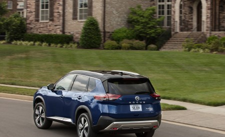 2021 Nissan Rogue Rear Three-Quarter Wallpapers 450x275 (9)