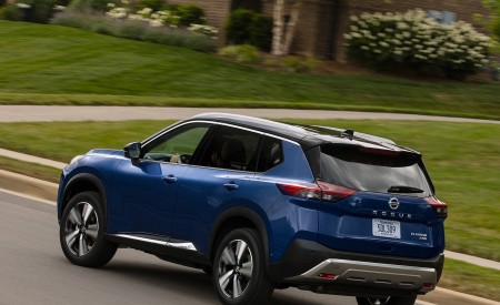2021 Nissan Rogue Rear Three-Quarter Wallpapers 450x275 (11)