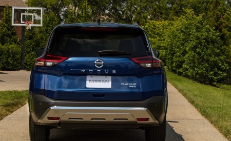 2021 Nissan Rogue Rear Wallpapers 450x275 (21)
